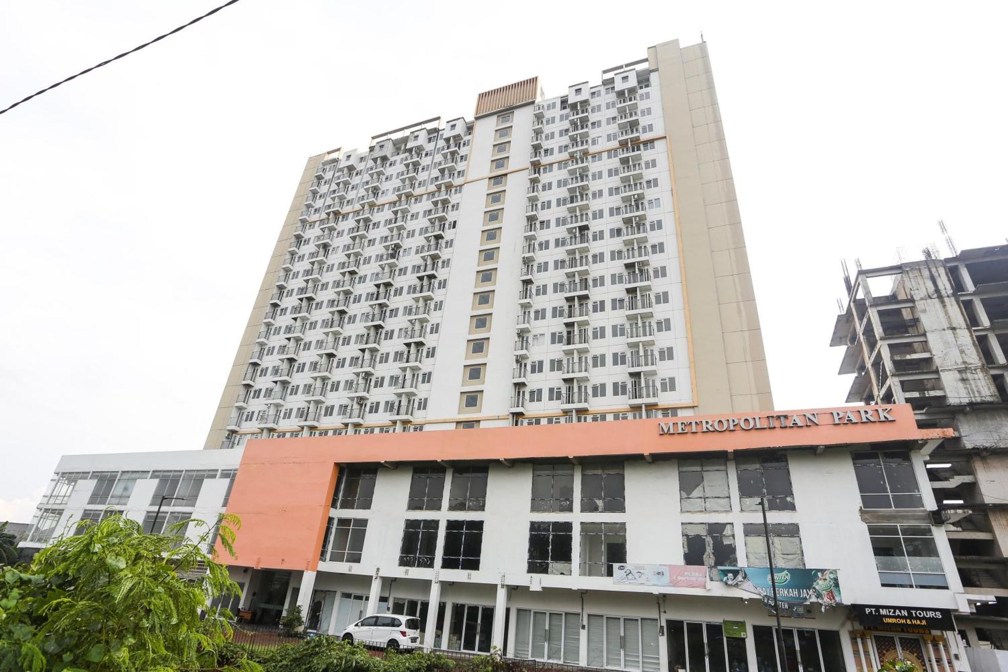 Collection O Bekasi Near Golden City Bekasi Formerly Metropolitan Park Exterior photo